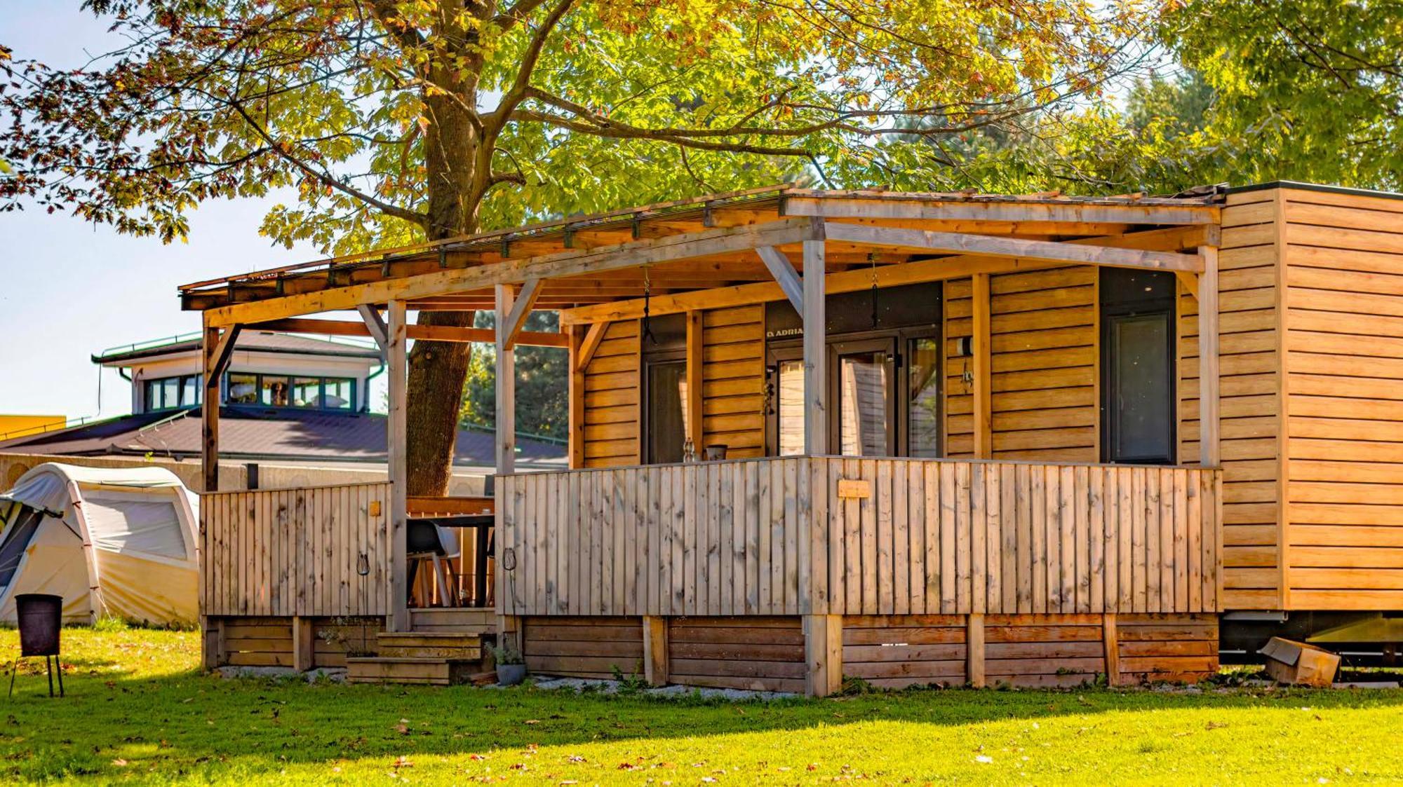 Отель Camp Веленье Экстерьер фото