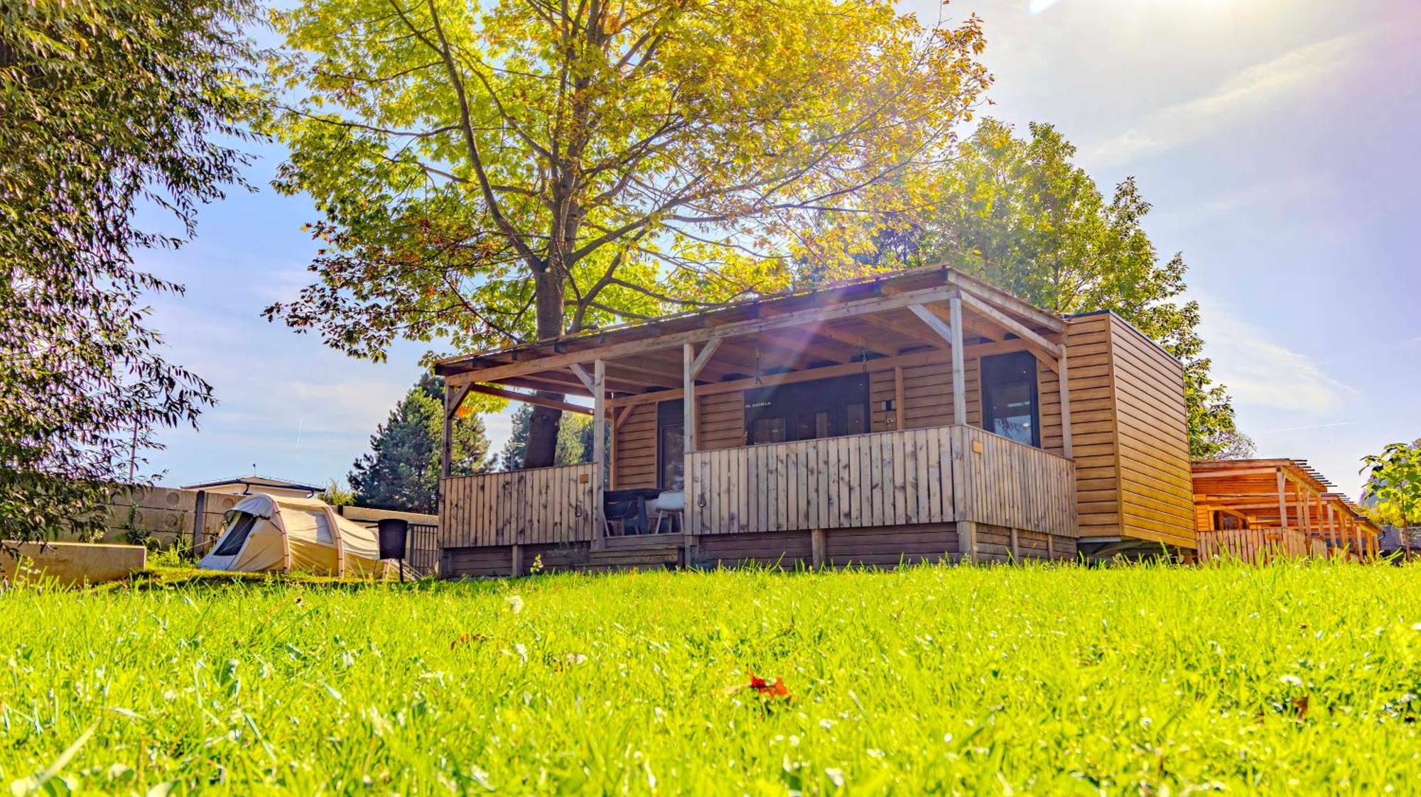 Отель Camp Веленье Экстерьер фото