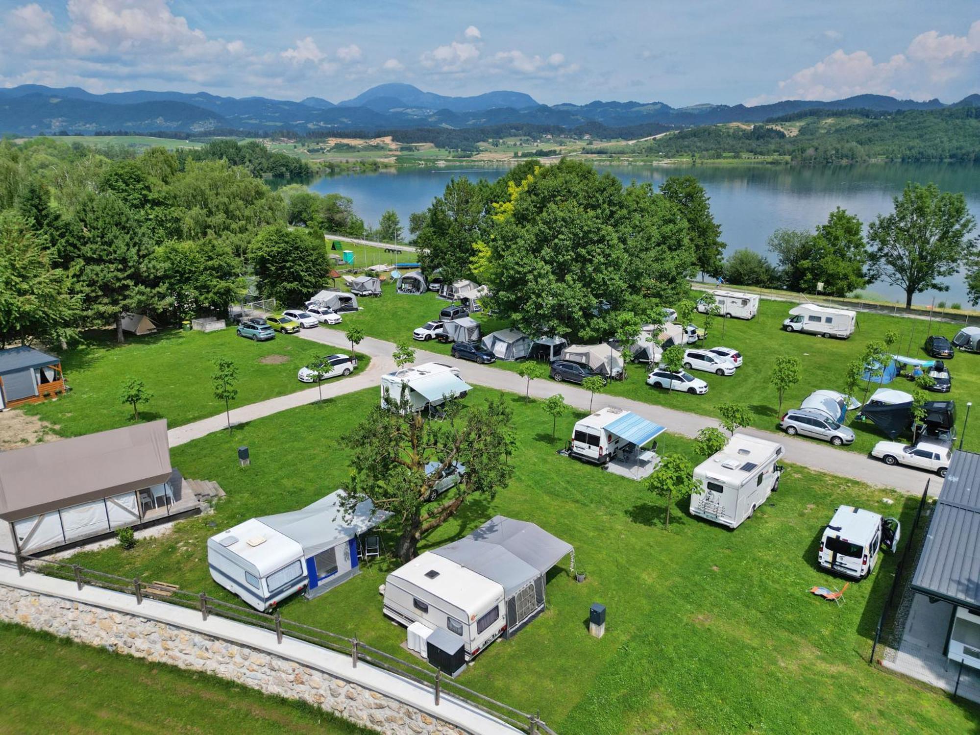 Отель Camp Веленье Экстерьер фото